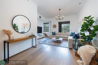 540 NE 7th Ave in Fort Lauderdale, FL - Building Photo - Building Photo