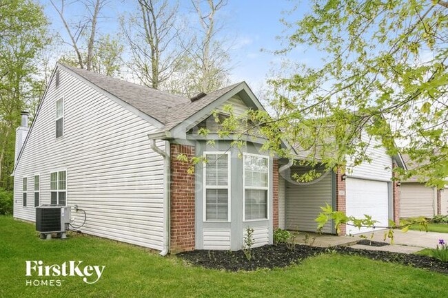 11145 Clearspring Way in Indianapolis, IN - Foto de edificio - Building Photo