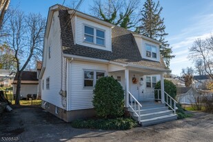 44 Central Ave in Caldwell, NJ - Building Photo