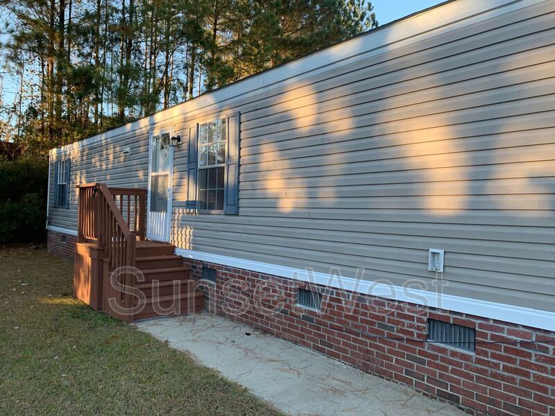 4640 Rainbow Ln in Rocky Mount, NC - Building Photo