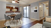 Heritage Heights Townhomes in Denton, TX - Foto de edificio - Building Photo