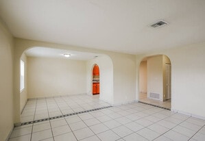 7420 Johnson St in Hollywood, FL - Building Photo