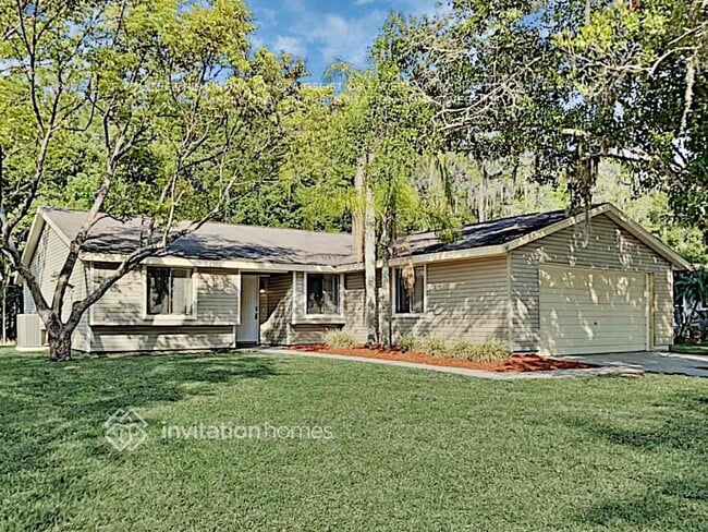 property at 513 Lakeview Dr