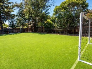 Greenleaf in Hayward, CA - Foto de edificio - Building Photo