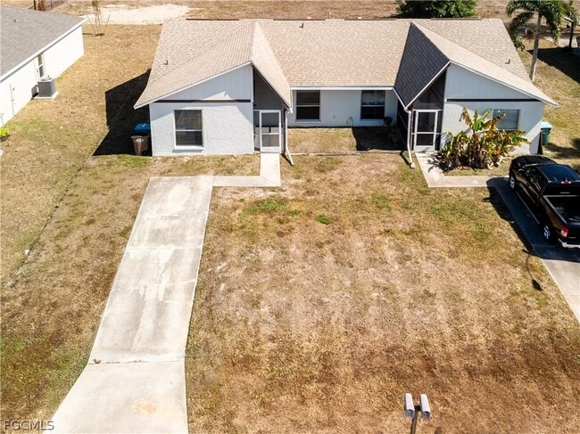 1733 NE 7th Pl in Cape Coral, FL - Building Photo - Building Photo