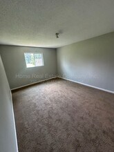 1004 Salisbury St in Kernersville, NC - Building Photo - Building Photo