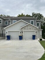 8679 Golden Ln in De Soto, KS - Building Photo