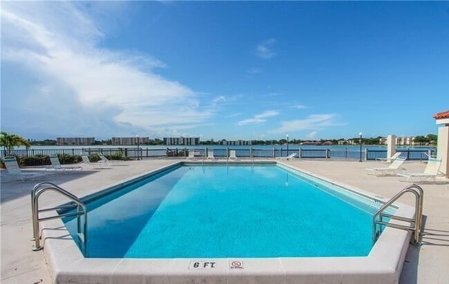 property at 118 Lake Emerald Dr
