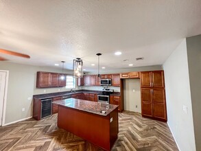 2313 N Cielo Dr in Hobbs, NM - Building Photo - Building Photo