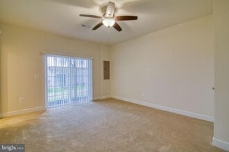 6034 Camerons Ferry Dr in Haymarket, VA - Building Photo - Building Photo