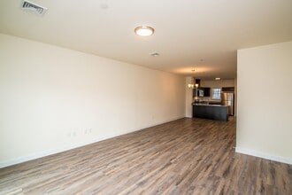 30 Alpine Place Dr in Conway, NH - Foto de edificio - Building Photo
