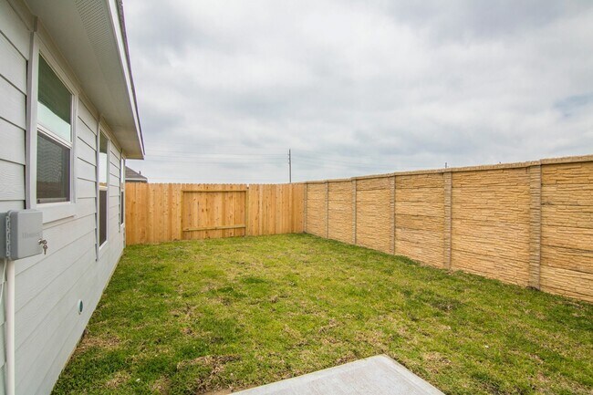 5722 Plantation Forest Dr in Katy, TX - Building Photo - Building Photo