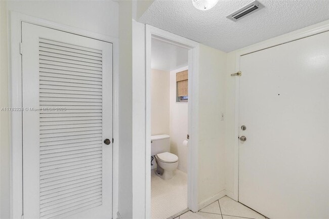 1701 Washington St in Hollywood, FL - Building Photo - Building Photo