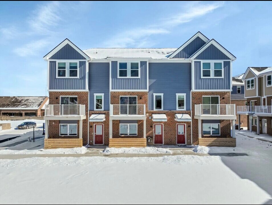 4864 Ludlow Ln in Troy, MI - Building Photo