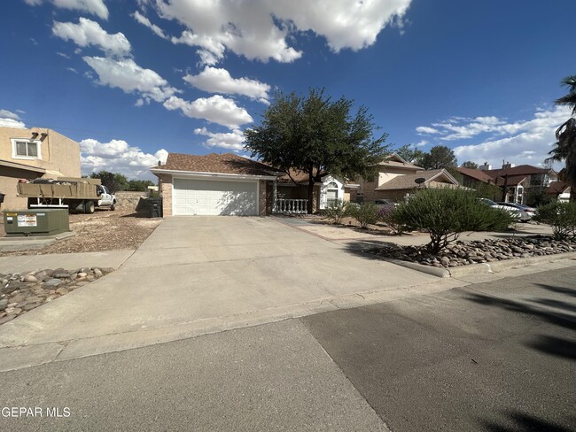 408 Hadley Pl