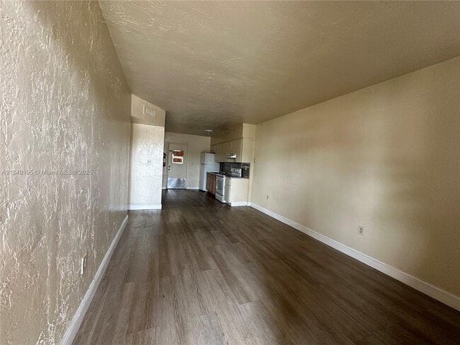 4725 NW 33rd Ave in Miami, FL - Building Photo - Building Photo