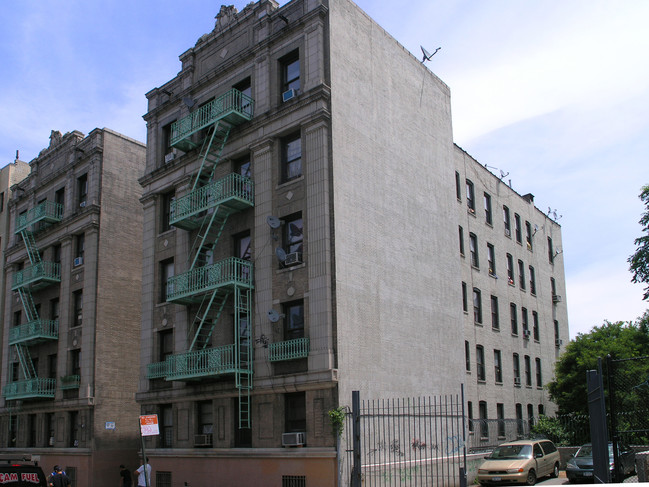 2226 Loring Pl N in Bronx, NY - Foto de edificio - Building Photo