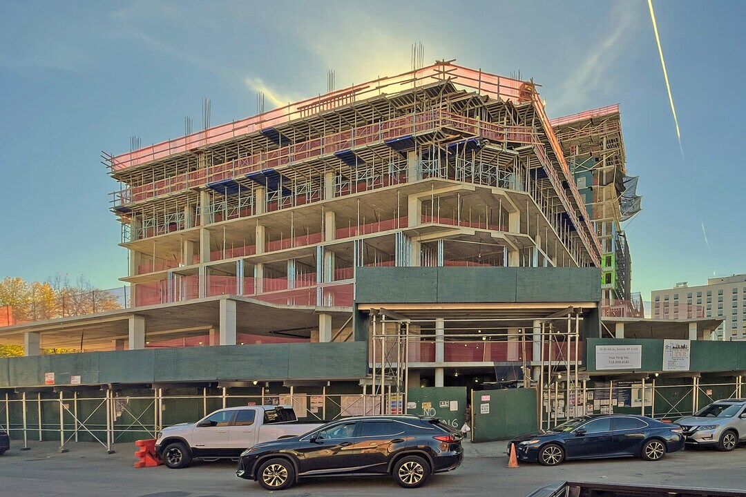 Astoria Riverview in Astoria, NY - Building Photo