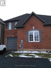 2208 Blue Oak Cir in Oakville, ON - Building Photo - Building Photo