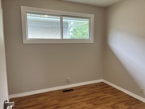 4902 2nd Ave N in Regina, SK - Building Photo - Building Photo