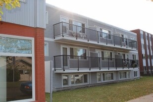 Sorrento Manor in Edmonton, AB - Building Photo