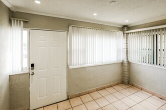 1875 NW 151st St in Miami, FL - Building Photo - Building Photo