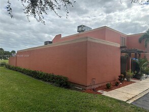 1691 Fairway Rd in Pembroke Pines, FL - Building Photo - Building Photo