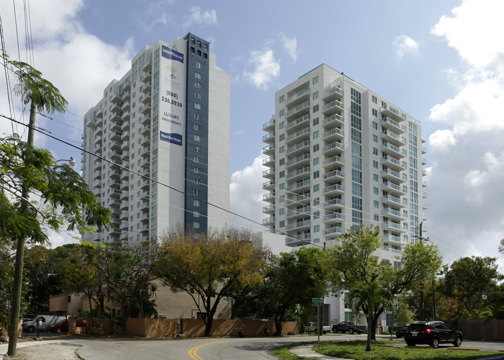 Terrazas River Park Village Apartments in Miami, FL - Building Photo