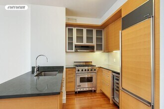 30 West St in New York, NY - Building Photo - Building Photo