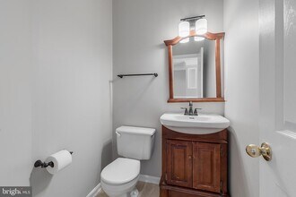 4821 Great Heron Terrace in Fairfax, VA - Building Photo - Building Photo