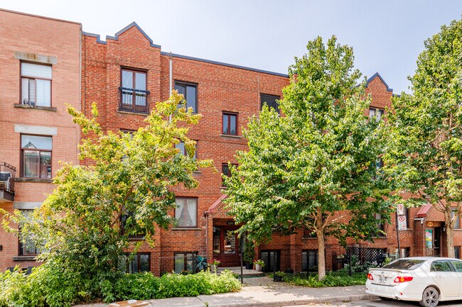 1000 Sainte-Marguerite Rue in Montréal, QC - Building Photo - Primary Photo