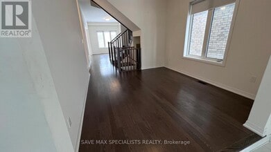 27 Hitchman St in Brant, ON - Building Photo - Building Photo