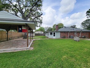 12611 Dermott Dr in Houston, TX - Building Photo - Building Photo