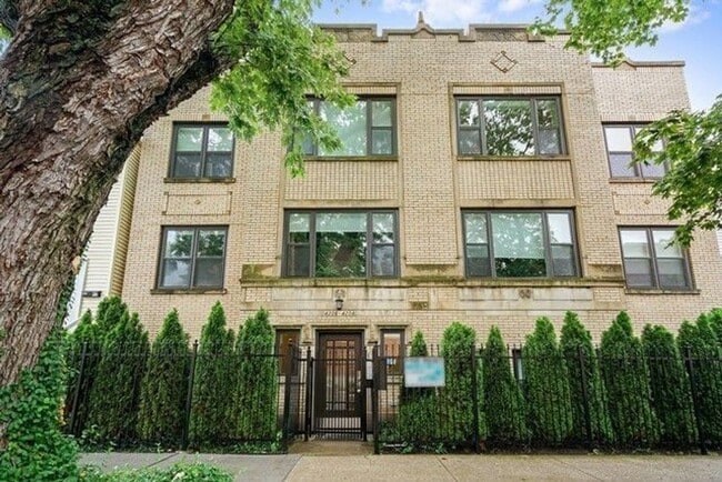 property at 4208 N Sacramento Ave