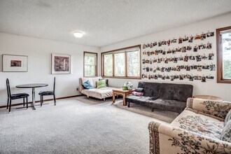 700 SE 8th St in Minneapolis, MN - Building Photo - Building Photo
