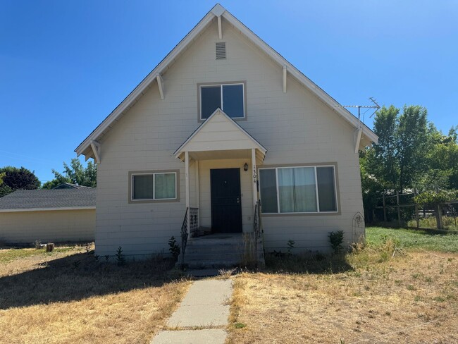 property at 1304 Riverside Dr