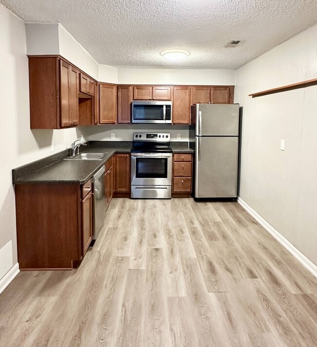 1552 Helderberg Ave in Rotterdam, NY - Building Photo - Building Photo