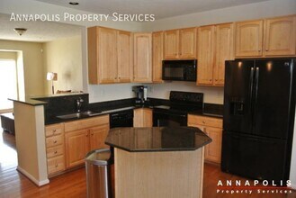 950 Citrine Ct in Odenton, MD - Foto de edificio - Building Photo