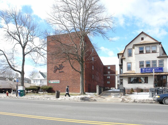 Jo.Lin Apartments in Hartford, CT - Foto de edificio - Building Photo