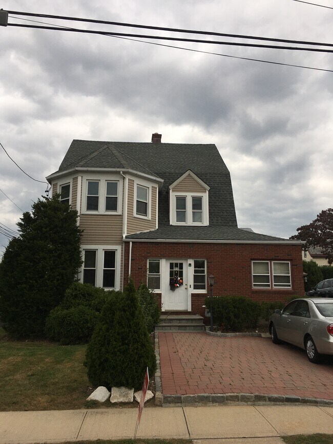31 Bellew Ave Rentals in Eastchester, NY