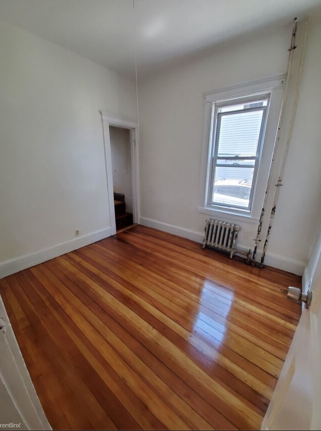 1258 Commonwealth Ave, Unit 1 in Boston, MA - Foto de edificio - Building Photo