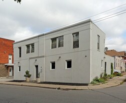 247 Young St in Hamilton, ON - Building Photo