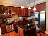 11 Perimeter E Ctr photo'