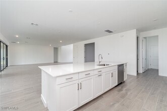 10777 Timber Creek Dr in Ft. Myers, FL - Foto de edificio - Building Photo