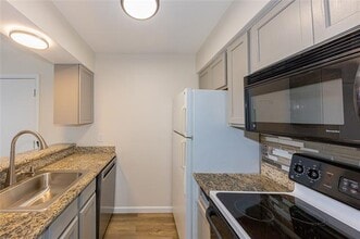 7621 McCallum Blvd in Dallas, TX - Building Photo - Building Photo