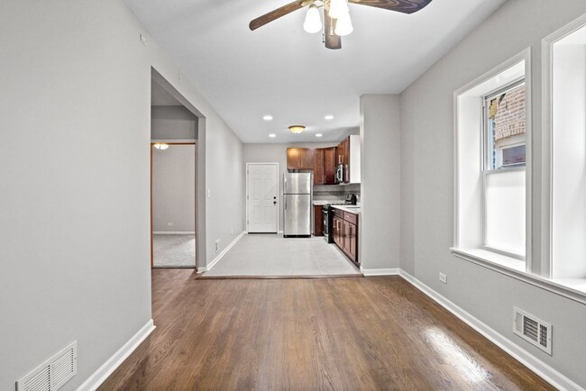 1711 N Mayfield Ave in Chicago, IL - Building Photo - Building Photo