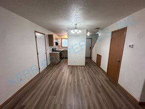 714 SE Palmblad Pl in Gresham, OR - Building Photo - Building Photo