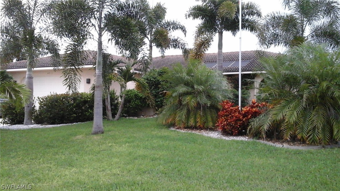 4011 SW 2nd Ave in Cape Coral, FL - Foto de edificio