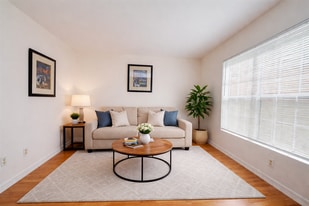 5550 N Braeswood Blvd, Unit 137 in Houston, TX - Building Photo