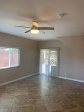 7230 Magruder St in La Mesa, CA - Foto de edificio - Building Photo